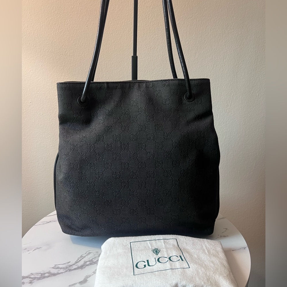 ⚡️SOLD!!⚡️⚡️Sale!🎁Authentic Gucci Black Canvas Tote with dustbag
